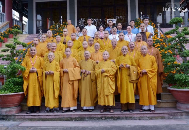 Chụp ảnh lưu niệm nhân Tết Quý Mão - 2023 Chụp ảnh lưu niệm nhân Tết Quý Mão - 2023