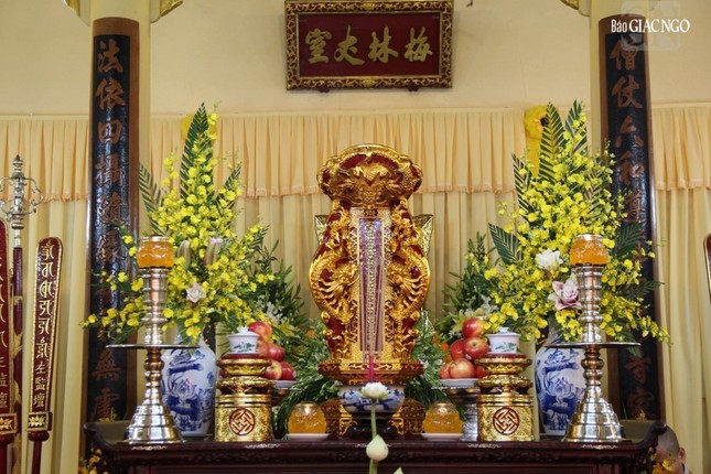 Long vị cố Trưởng lão Hòa thượng