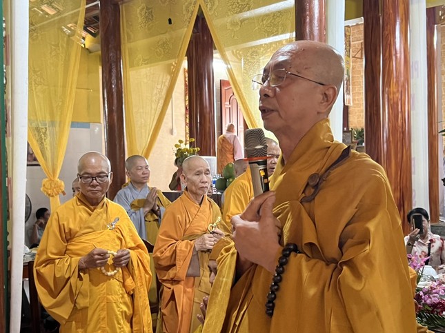 Hòa thượng Thích Nhựt Tấn thay Tăng Ni Phật giáo tỉnh nhà dâng lời tưởng niệm