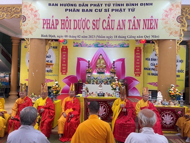 Pháp hội Dược Sư cầu nguyện bình an đầu năm Quý Mão Pháp hội Dược Sư cầu nguyện bình an đầu năm Quý Mão