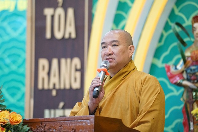 Thượng tọa Thích Phước Nguyên phát biểu chỉ đạo tại hội nghị tổng kết
