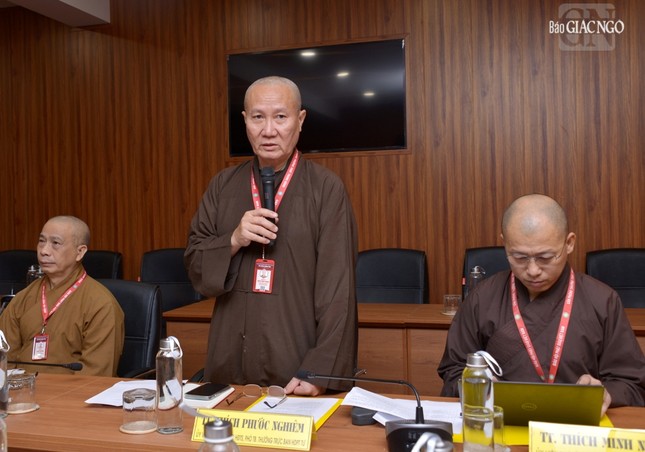 Thượng tọa Thích Phước Nghiêm đóng góp ý kiến Thượng tọa Thích Phước Nghiêm đóng góp ý kiến