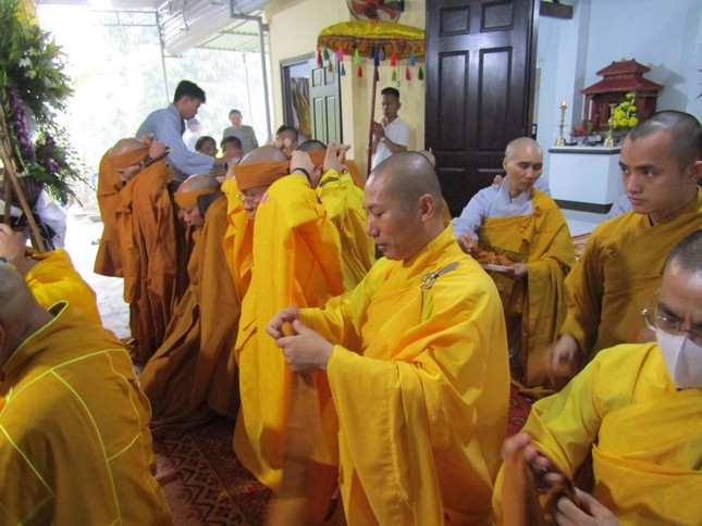 Môn đồ đệ tử thọ tang Hòa thượng Môn đồ đệ tử thọ tang Hòa thượng