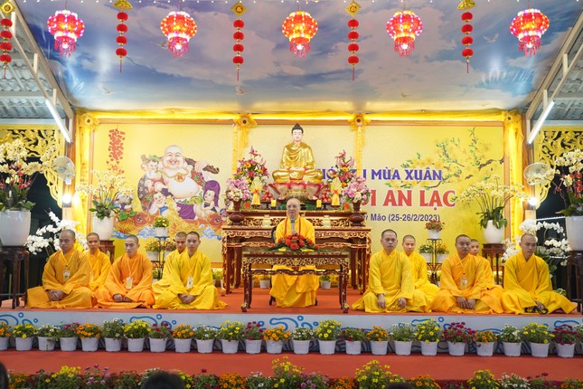 Hòa thượng Thích Huệ Phước sách tấn cho Phật tử tại khóa tu Hòa thượng Thích Huệ Phước sách tấn cho Phật tử tại khóa tu