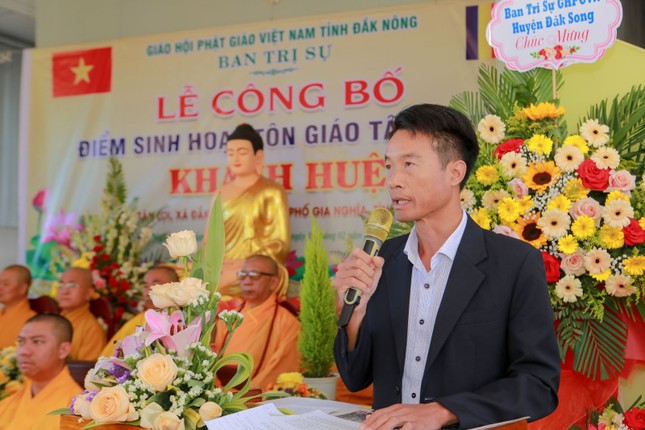 Ông Nguyễn Xuân Doanh, Phó Chủ tịch UBND X.Đắk R’Mon phát biểu tại buổi lễ