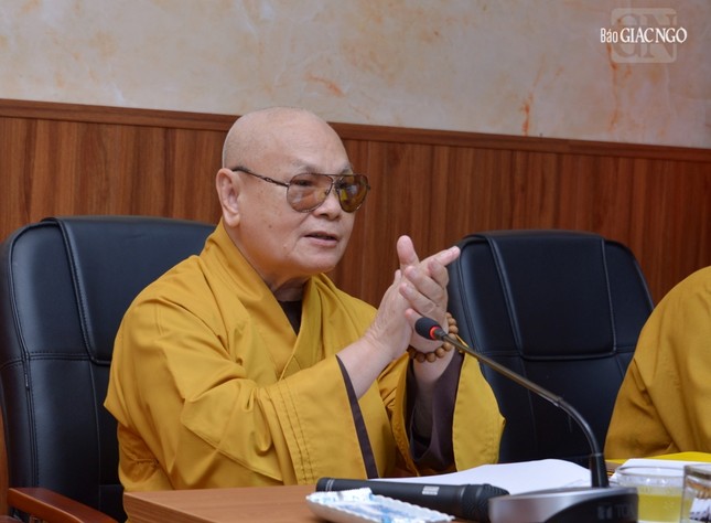 Hòa thượng Chủ tịch ghi nhận các ý kiến đóng góp tu chỉnh dự thảo quy chế hoạt động các ban, viện T.Ư Hòa thượng Chủ tịch ghi nhận các ý kiến đóng góp tu chỉnh dự thảo quy chế hoạt động các ban, viện T.Ư