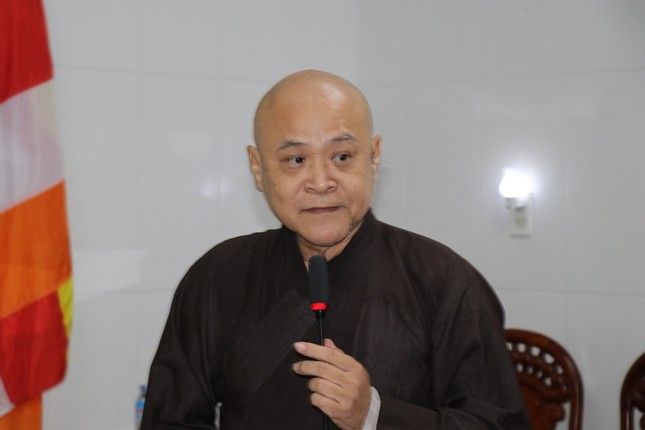 Thượng tọa Thích Huệ Đức chủ trì buổi họp của Ban Kiểm soát GHPGVN tỉnh Bến Tre