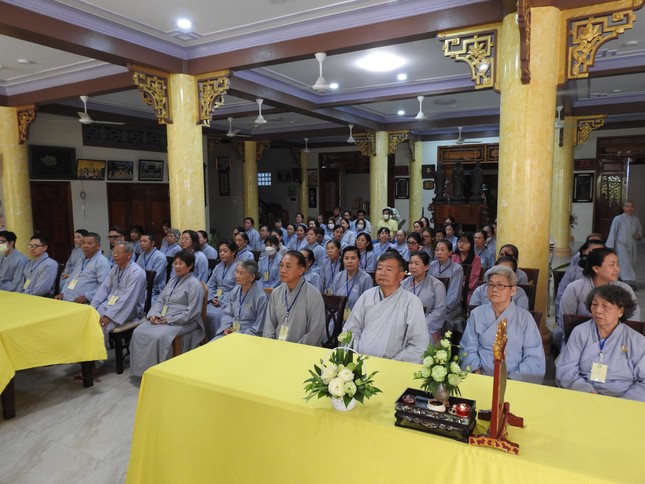 Đạo tràng Phật tử chùa Pháp Võ tham gia khóa tu "Một ngày an lạc" Đạo tràng Phật tử chùa Pháp Võ tham gia khóa tu "Một ngày an lạc"