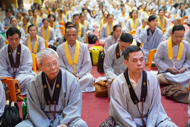 Phật tử đạo tràng Pháp Hoa nghe thuyết pháp Phật tử đạo tràng Pháp Hoa nghe thuyết pháp