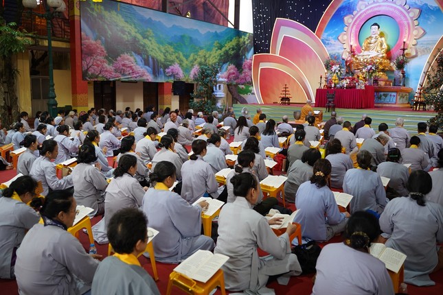 Đạo tràng Pháp Hoa tu tập trang nghiêm tại chùa Bằng Đạo tràng Pháp Hoa tu tập trang nghiêm tại chùa Bằng