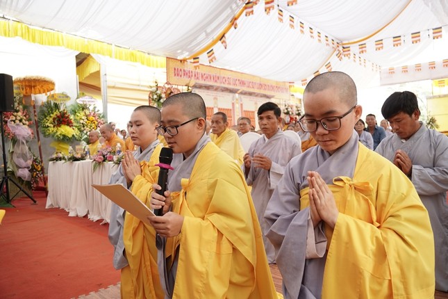 Sư cô Thích nữ Thuần An phát nguyện