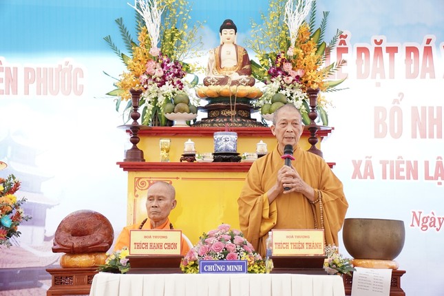 Hòa thượng Thích Thiện Thành ban đạo từ