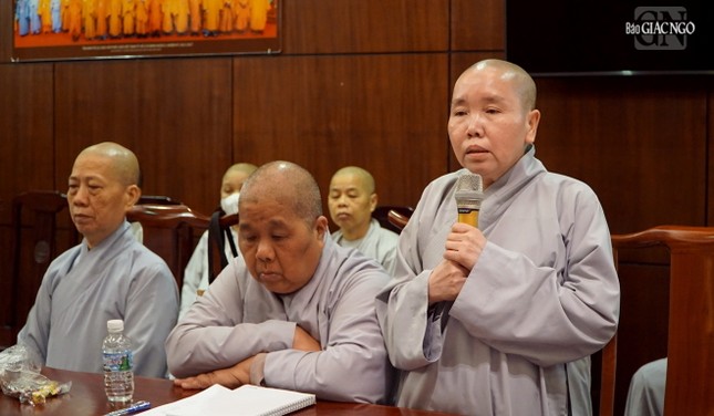 Ni sư Thích nữ Như Nguyệt, Phó Trưởng Phân ban đóng góp ý kiến Ni sư Thích nữ Như Nguyệt, Phó Trưởng Phân ban đóng góp ý kiến