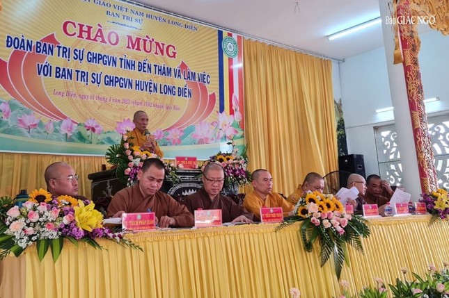 Hòa thượng Thích Huệ Trí phát biểu khai mạc tại Văn phòng Ban Trị sự H.Long Điền Hòa thượng Thích Huệ Trí phát biểu khai mạc tại Văn phòng Ban Trị sự H.Long Điền