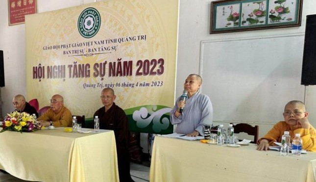 Ni trưởng Thích Nữ Thông Mẫn phát biểu tại hội nghị