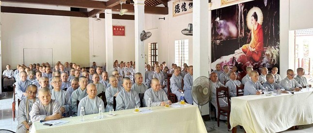 Quảng cảnh hội nghị