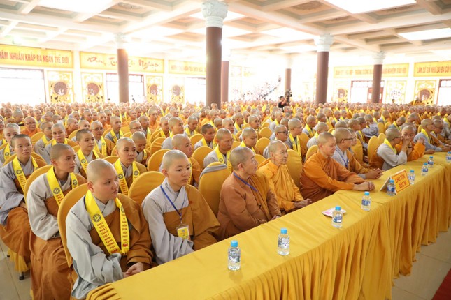 Chư giáo thọ, Tăng Ni sinh các lớp học thuộc Trường Trung cấp Phật học tỉnh tham dự