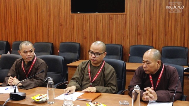 Chư tôn đức cán bộ văn phòng tham dự