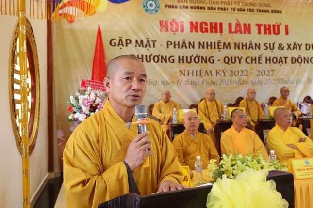 Đại đức Thích Thiện Xuân thông qua danh sách các thành viên Phân ban Đại đức Thích Thiện Xuân thông qua danh sách các thành viên Phân ban