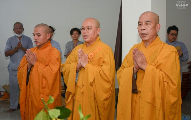 Thành kính cầu nguyện Thành kính cầu nguyện