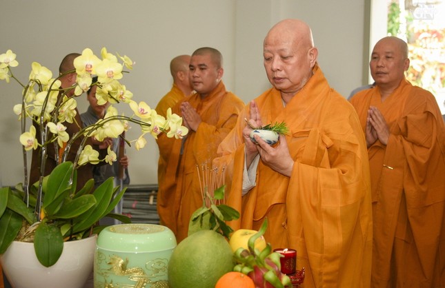 Hòa thượng Thích Lệ Trang cử hành các nghi thức an vị Hòa thượng Thích Lệ Trang cử hành các nghi thức an vị