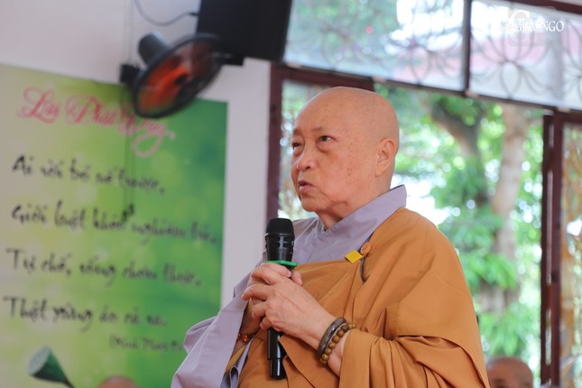 Ni trưởng Thích nữ Như Như đã dâng lời cảm niệm tri ân bậc ân sư