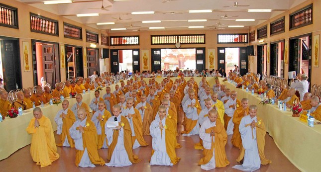 Lễ Tự tứ tại trường hạ Ni tập trung chùa Quang Minh