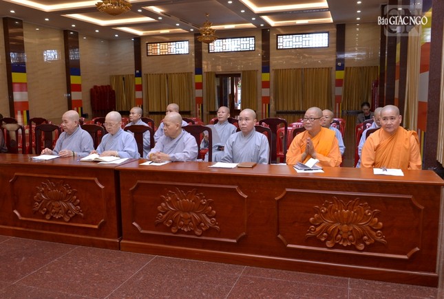 Chư Ni tham dự buổi họp Chư Ni tham dự buổi họp