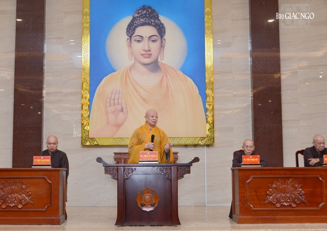 Hòa thượng Thích Lệ Trang chủ trì buổi họp mở rộng Hòa thượng Thích Lệ Trang chủ trì buổi họp mở rộng