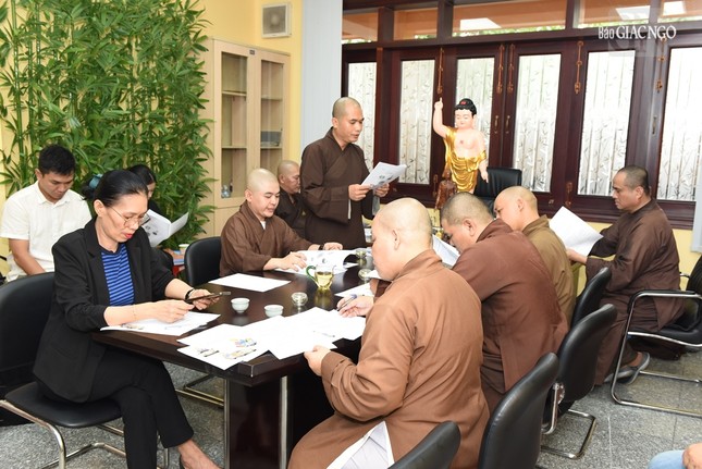 Đại đức Thích Thiện Bình trình kế hoạch hoạt động Phật sự của Ban Đại đức Thích Thiện Bình trình kế hoạch hoạt động Phật sự của Ban