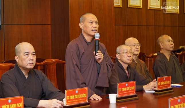 Thượng tọa Thích Trí Chơn trình các Phật sự của Ban Văn hóa phụ trách Thượng tọa Thích Trí Chơn trình các Phật sự của Ban Văn hóa phụ trách