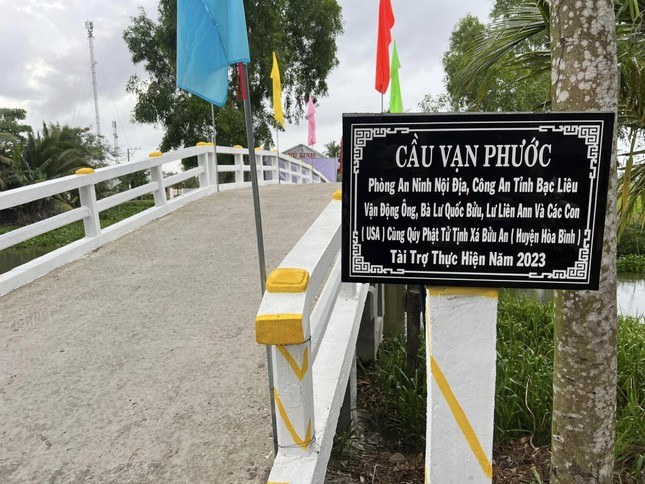 Khánh thành cầu bê-tông Vạn Phước tại xã Vĩnh Thanh, H.Phước Long (tỉnh Bạc Liêu) - Ảnh: TQ Khánh thành cầu bê-tông Vạn Phước tại xã Vĩnh Thanh, H.Phước Long (tỉnh Bạc Liêu) - Ảnh: TQ