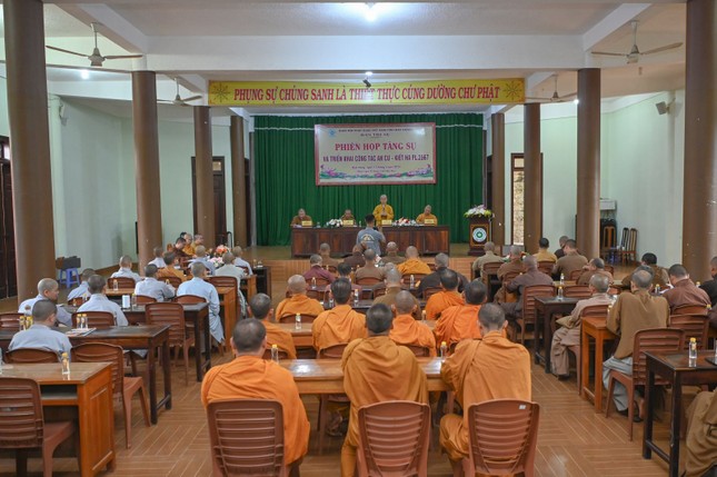 Quang cảnh buổi họp Quang cảnh buổi họp