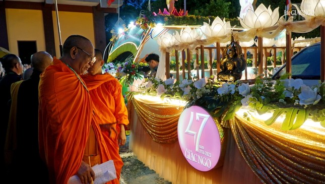 Xe hoa được thiết trí đơn giản nhưng để lại cho người xem nhiều ấn tượng