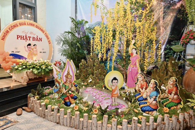 Lâm-tỳ-ni do gia đình Phật tử Từ Phong thiết trí Lâm-tỳ-ni do gia đình Phật tử Từ Phong thiết trí