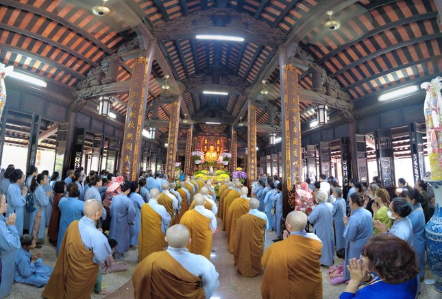 Đại lễ Phật đản tại chùa Pháp Võ - Ảnh: P.V