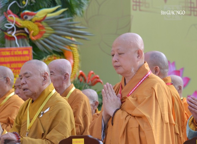 Nghi thức niệm Phật cầu gia hộ, chào Quốc kỳ, Đạo kỳ