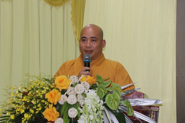 Đại đức Thích Trí Thuận báo cáo công tác tổ chức khóa An cư kiết hạ Đại đức Thích Trí Thuận báo cáo công tác tổ chức khóa An cư kiết hạ