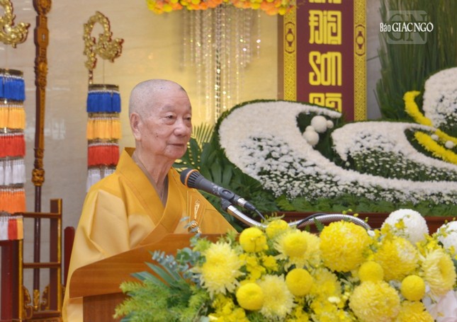 Với tư cách là nhân chứng, Đức Pháp chủ GHPGVN - Trưởng lão Hòa thượng Thích Trí Quảng đã chia sẻ xúc động đến Tăng Ni, Phật tử