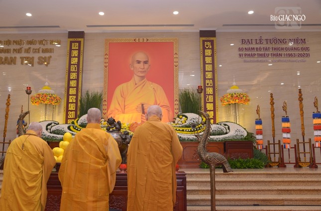 Thành kính đảnh lễ Giác linh Bồ-tát Thích Quảng Đức