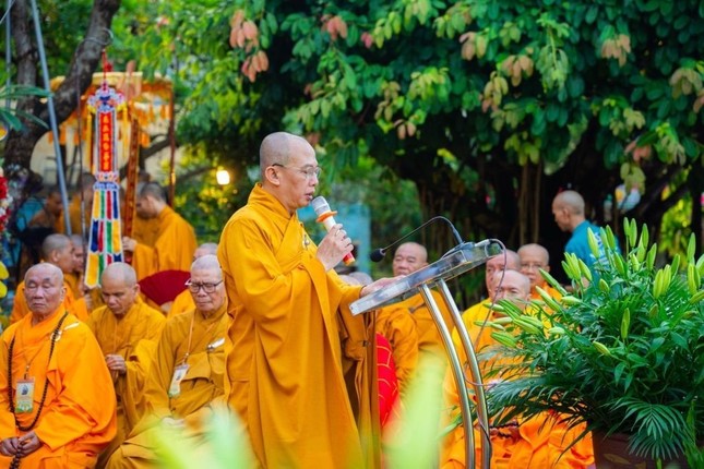 Thượng tọa Thích Thiện Phước thay mặt toàn thể Tăng Ni, Phật tử tỉnh Khánh Hòa dâng lời tưởng niệm Thượng tọa Thích Thiện Phước thay mặt toàn thể Tăng Ni, Phật tử tỉnh Khánh Hòa dâng lời tưởng niệm