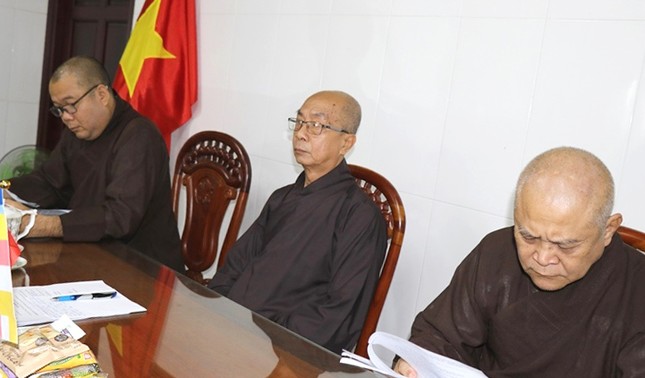 Hòa thượng Thích Nhựt Tấn chủ trì buổi họp Hòa thượng Thích Nhựt Tấn chủ trì buổi họp