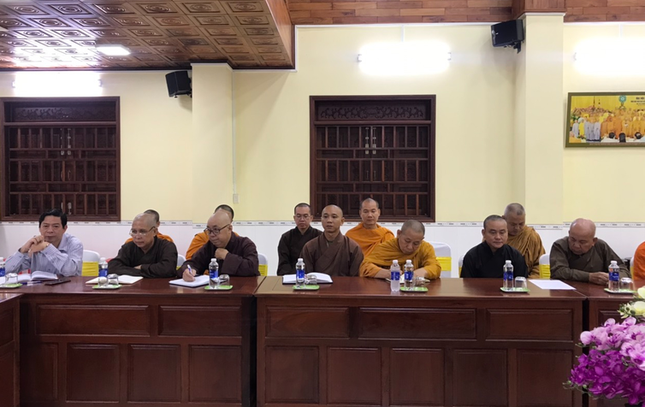 Chư tôn đức tham dự buổi họp