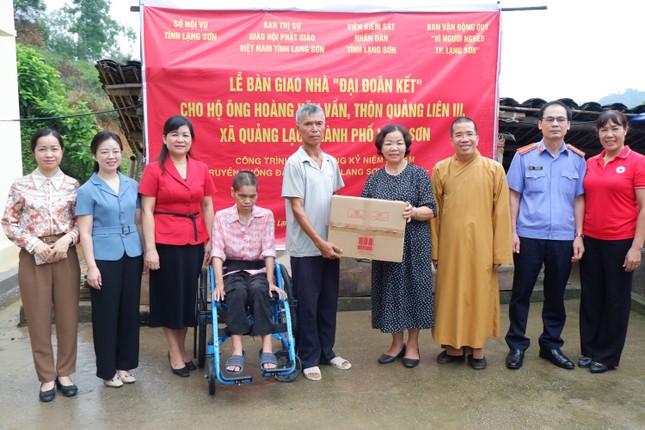 Gia đình ông Hoàng Văn Vần có hoàn cảnh khó khăn