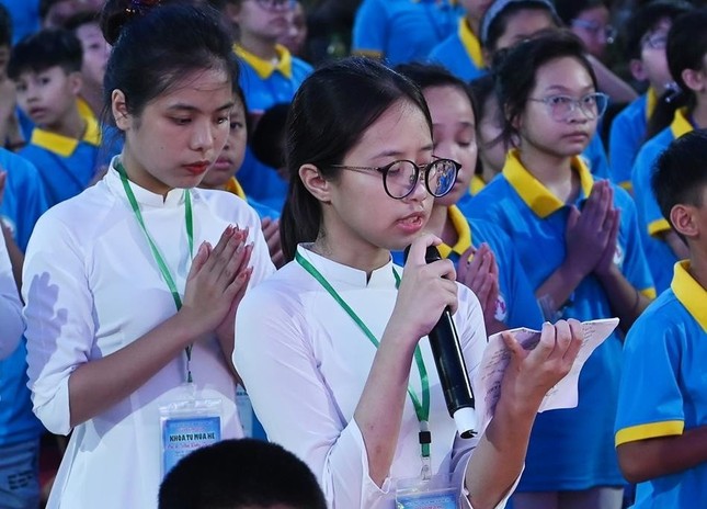 Đại diện tu sinh phát biểu Đại diện tu sinh phát biểu