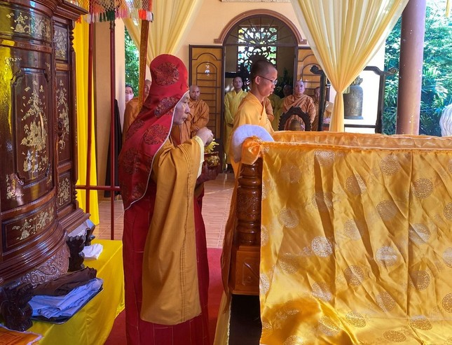 Sái tịnh kim quan Sái tịnh kim quan