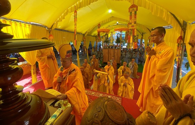 Môn đồ pháp quyến đảnh lễ Giác linh Môn đồ pháp quyến đảnh lễ Giác linh