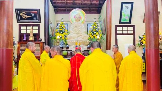 Chư tôn đức tưởng niệm, cầu nguyện Giác linh Thượng tọa Thích Thông Lý