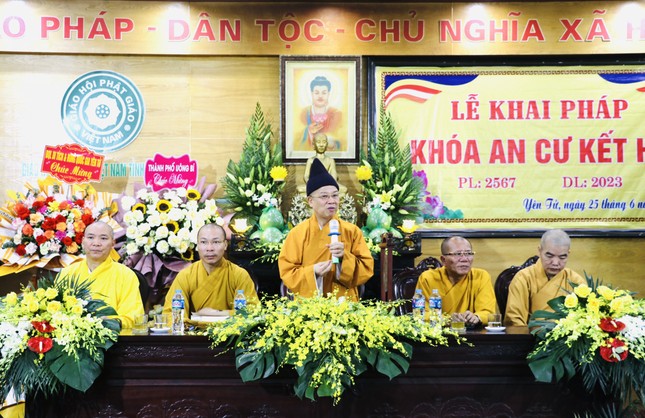 Hòa thượng Thích Thanh Quyết có thời diễn giảng một thiên trong Thiền Lâm Bảo huấn