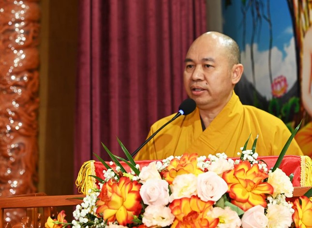 Thượng tọa Thích Đức Thiện thay mặt T.Ư GHPGVN phát biểu tại buổi phát động